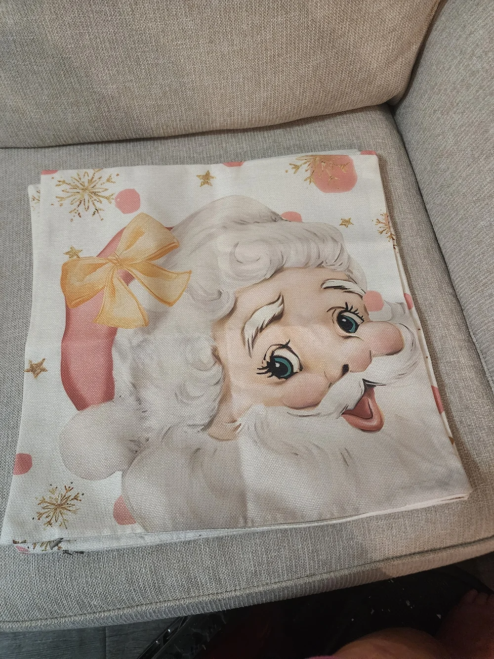 Pink Christmas Decorative Pillow Covers. Set of 4.  16